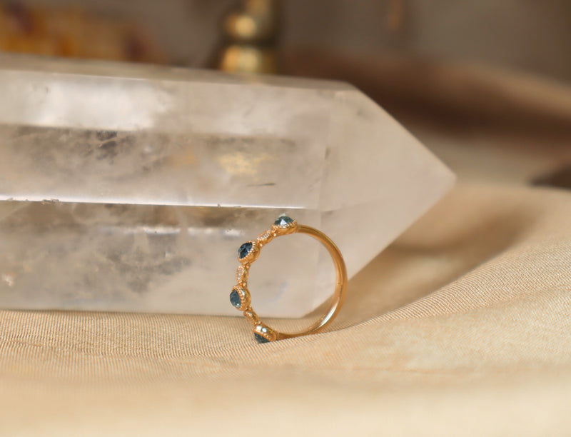 Pod Band with Rose Cut Montana Sapphire and Diamonds (Size 5)