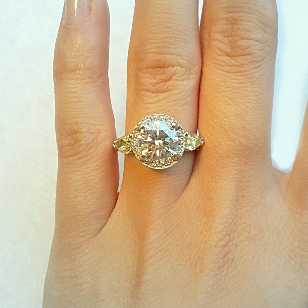 custom_2ctRounddiamond_engagementring_hand_LEL