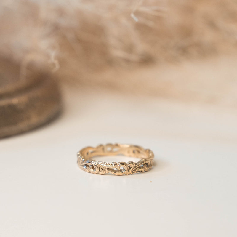Hera Filigree Scrollwork Carved Gold Band