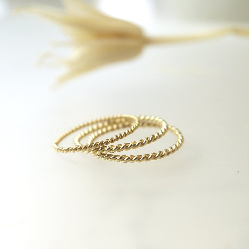 Rope Twisted Thin Gold Band Size 5.5